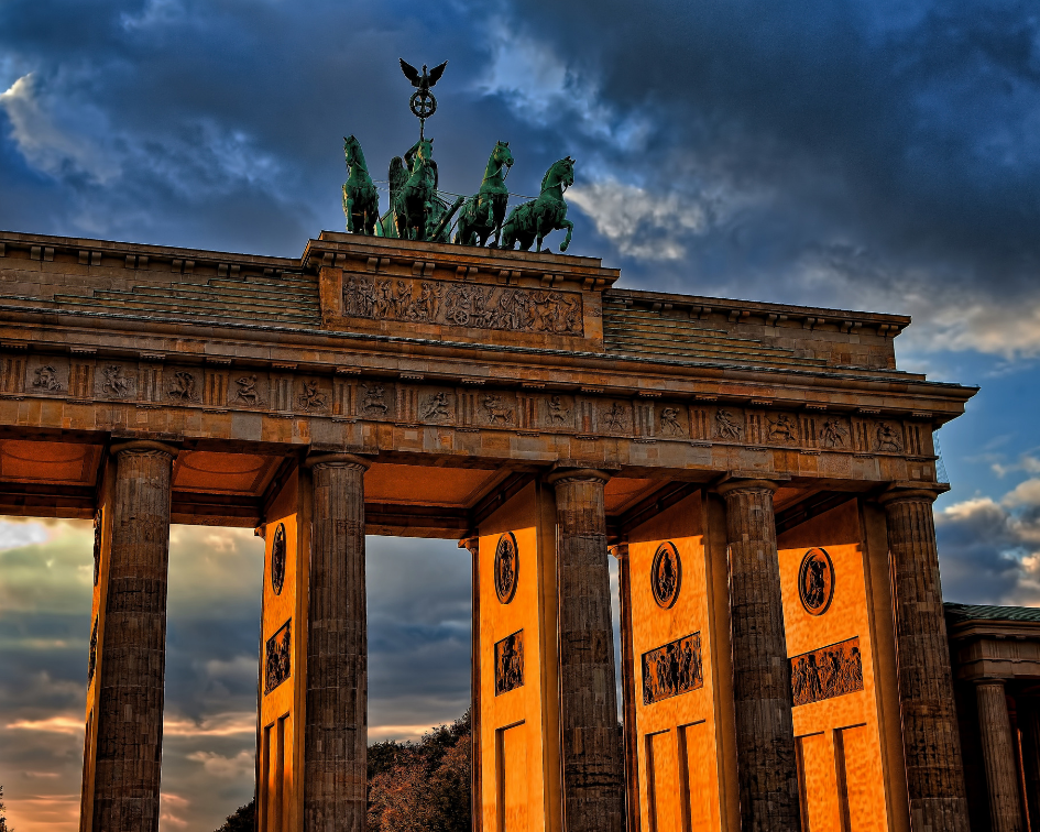 tempat wisata di berlin - The Brandenburg Gate